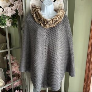 Women’s Talbots Knit Poncho Cape Faux Fur Neckline Gray Size S/M
